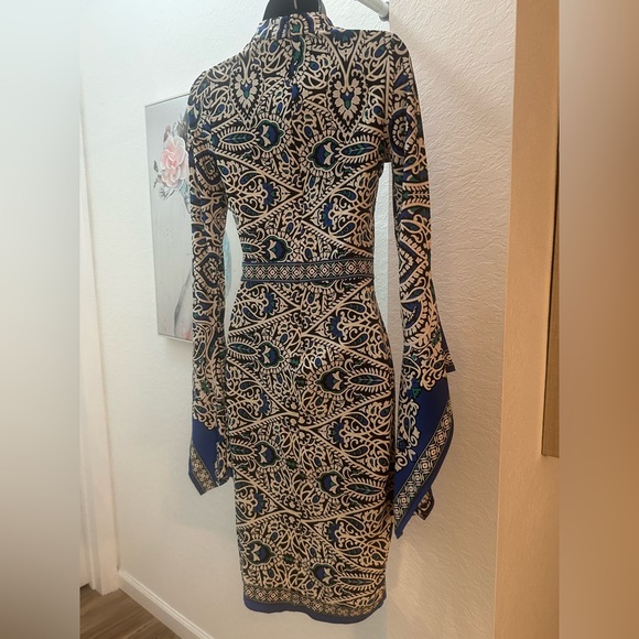 Venus Dress Bodycon Size XS Shades of blue, green black and white - Picture 4 of 5